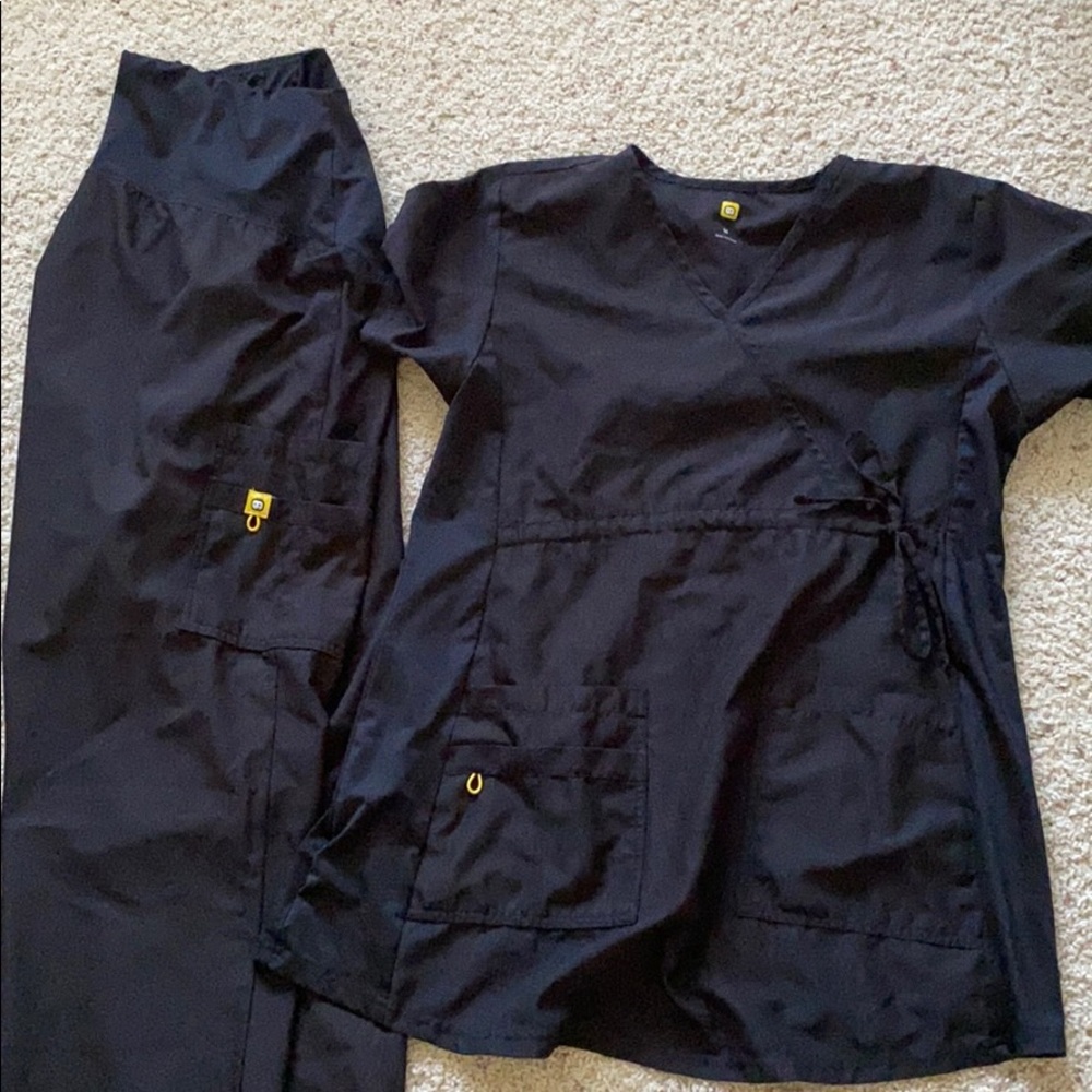 maternity scrub size medium top/large bottoms